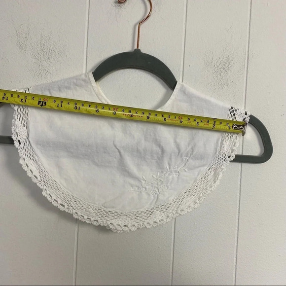 Vintage Off White Annie Cotton Crochet Edge Fabric Button Back Lace Collar - Picture 3 of 15